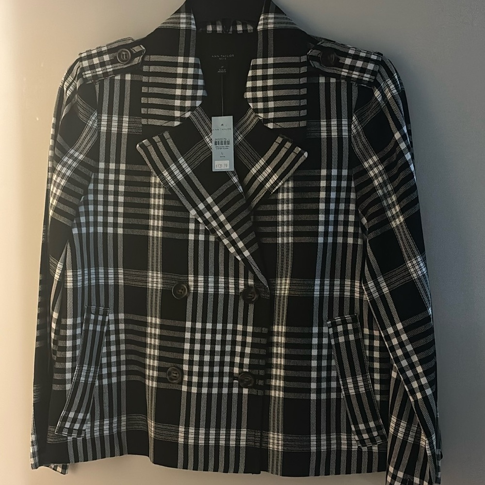 Ann Taylor double-breasted crop jacket/blazer
